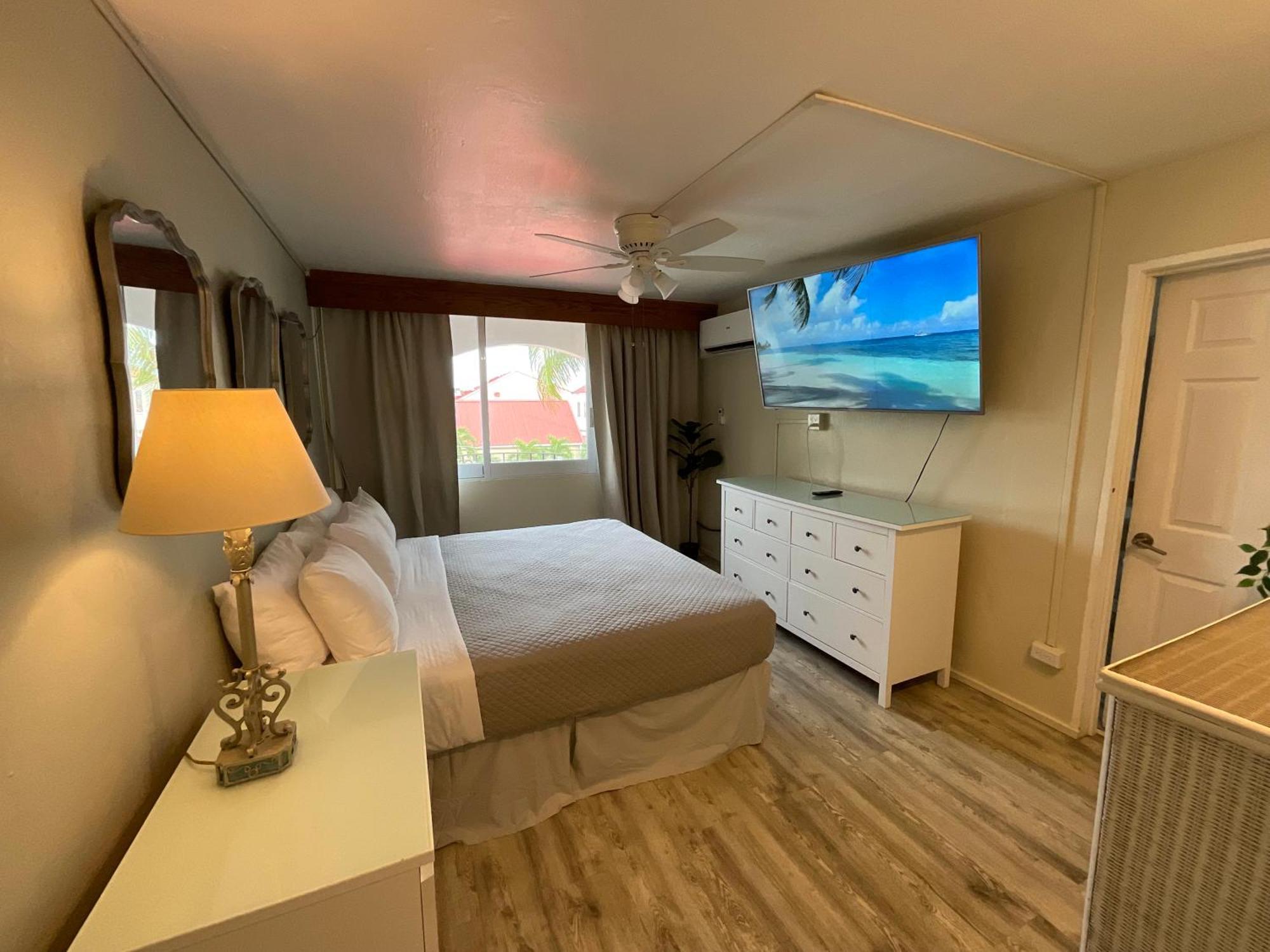 The Frederiksted Hotel Luaran gambar